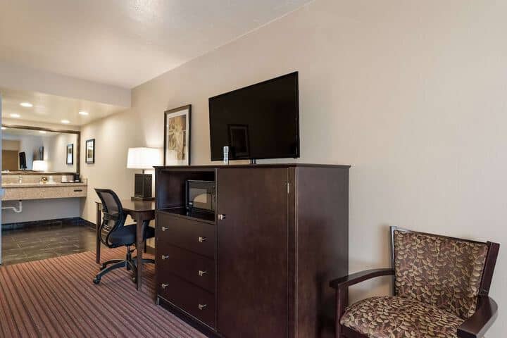 Room 6 of 26