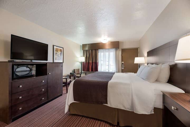 Room 4 of 26