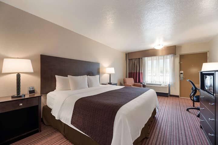 Room 3 of 26